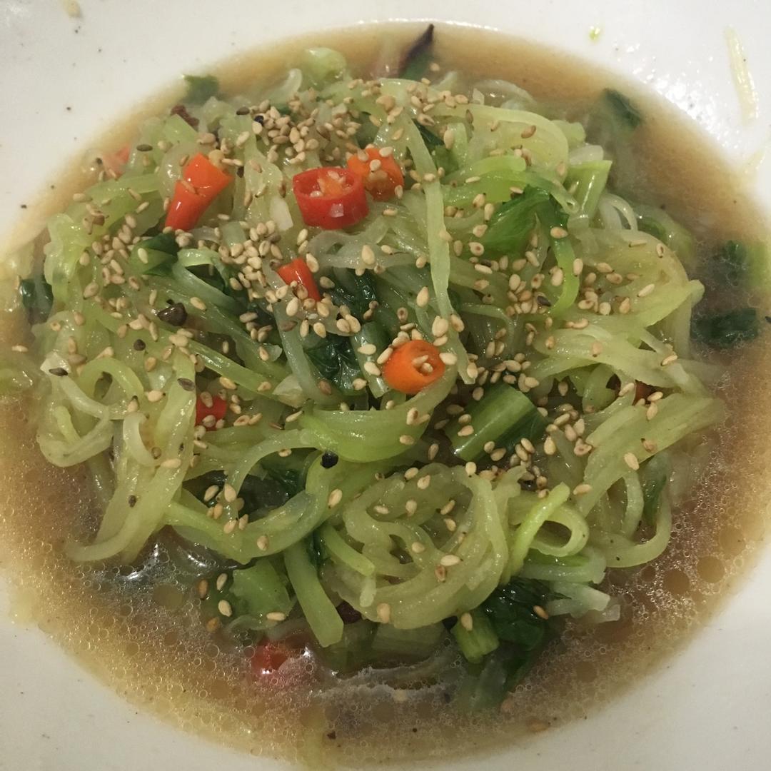 凉拌莴笋丝