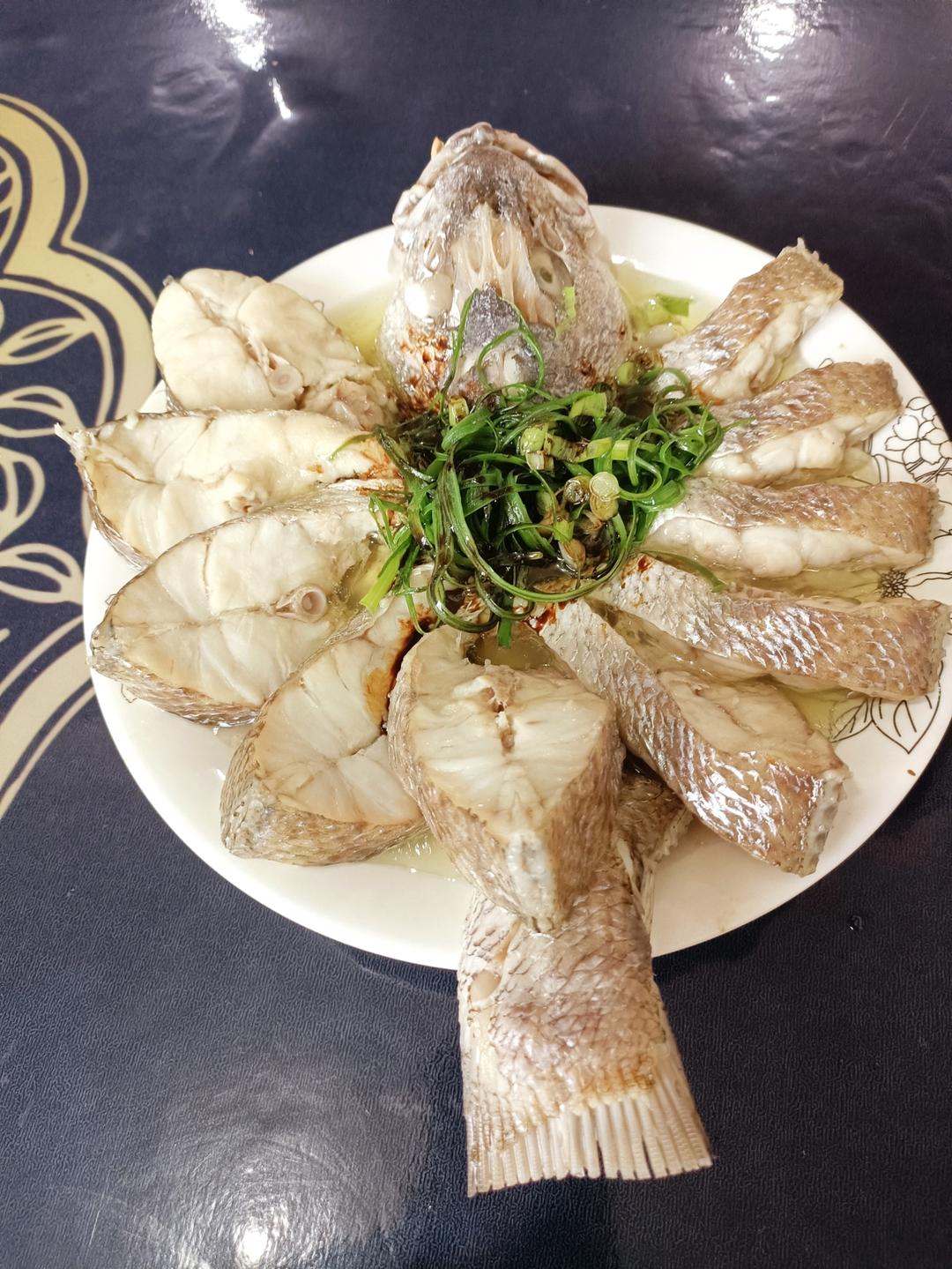 简单快手👏🏻孔雀开屏清蒸鱼，鲜嫩多汁入口爽滑