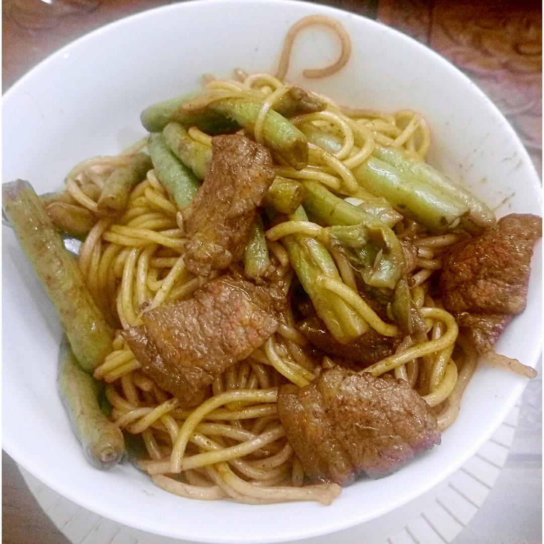豆角焖面