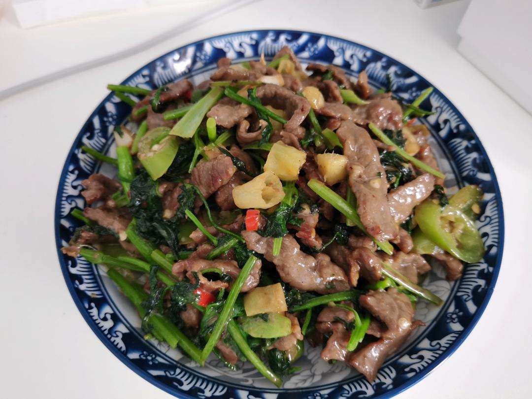 小炒黄牛肉，肉嫩味香！太好吃了简直是米饭杀手！