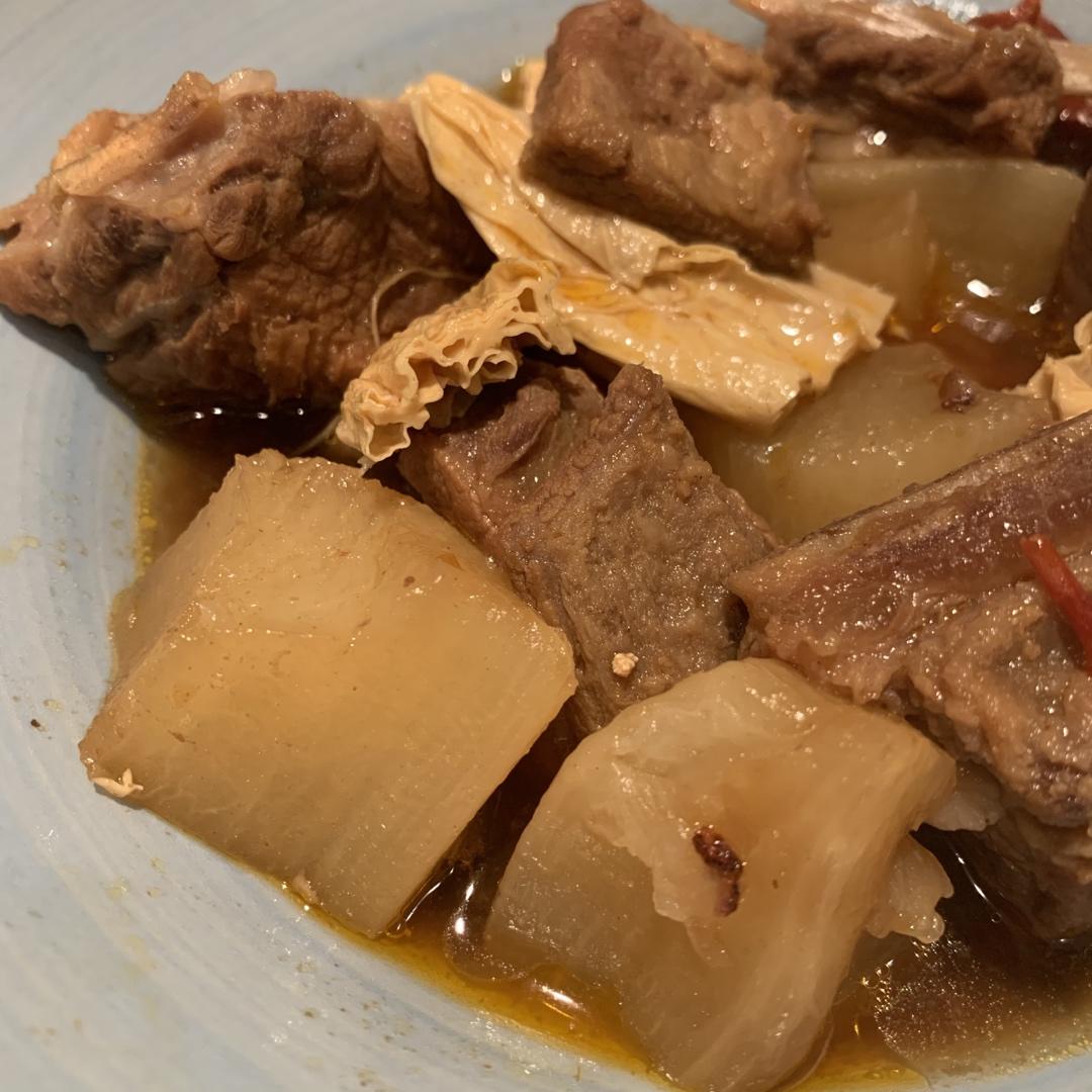 烧羊肉萝卜腐竹