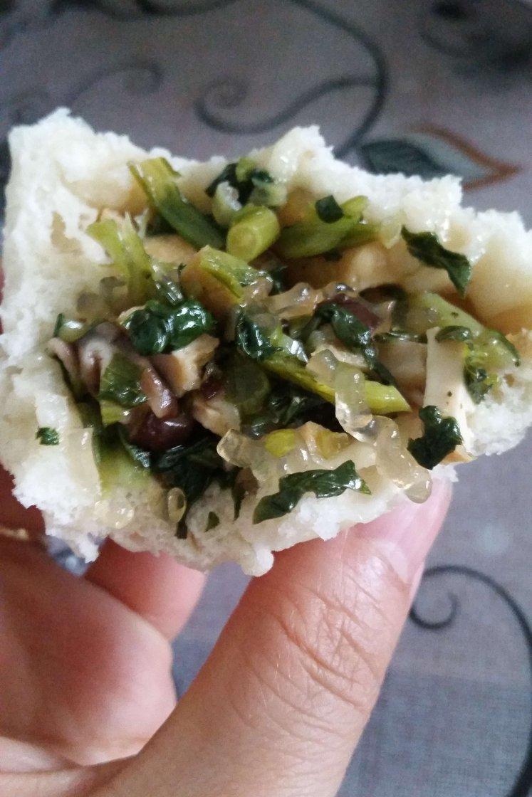 油菜香菇菜包