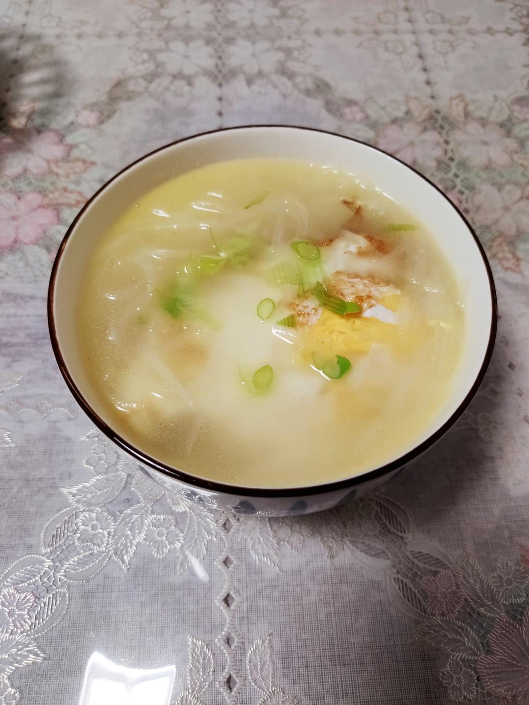 奶白鲜香的萝卜丝煎蛋汤