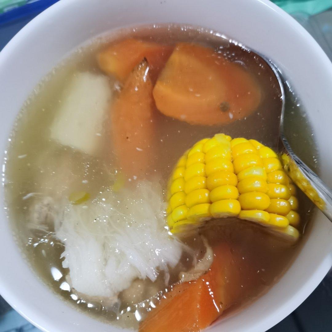 连吃三碗的玉米山药排骨汤