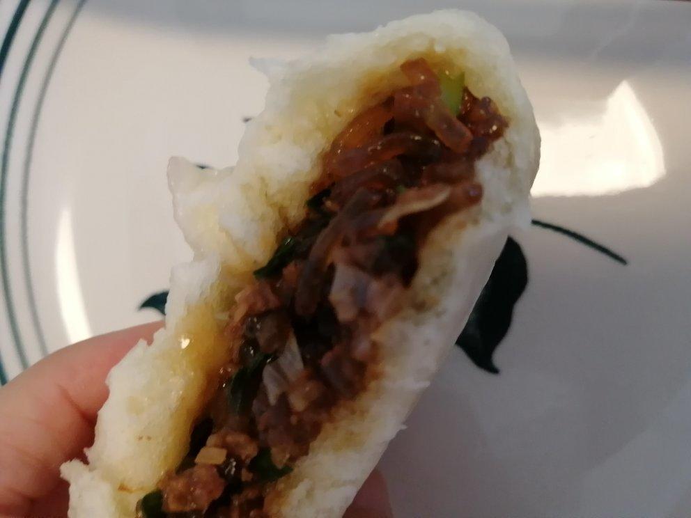 皮薄馅多的粉条大肉包子