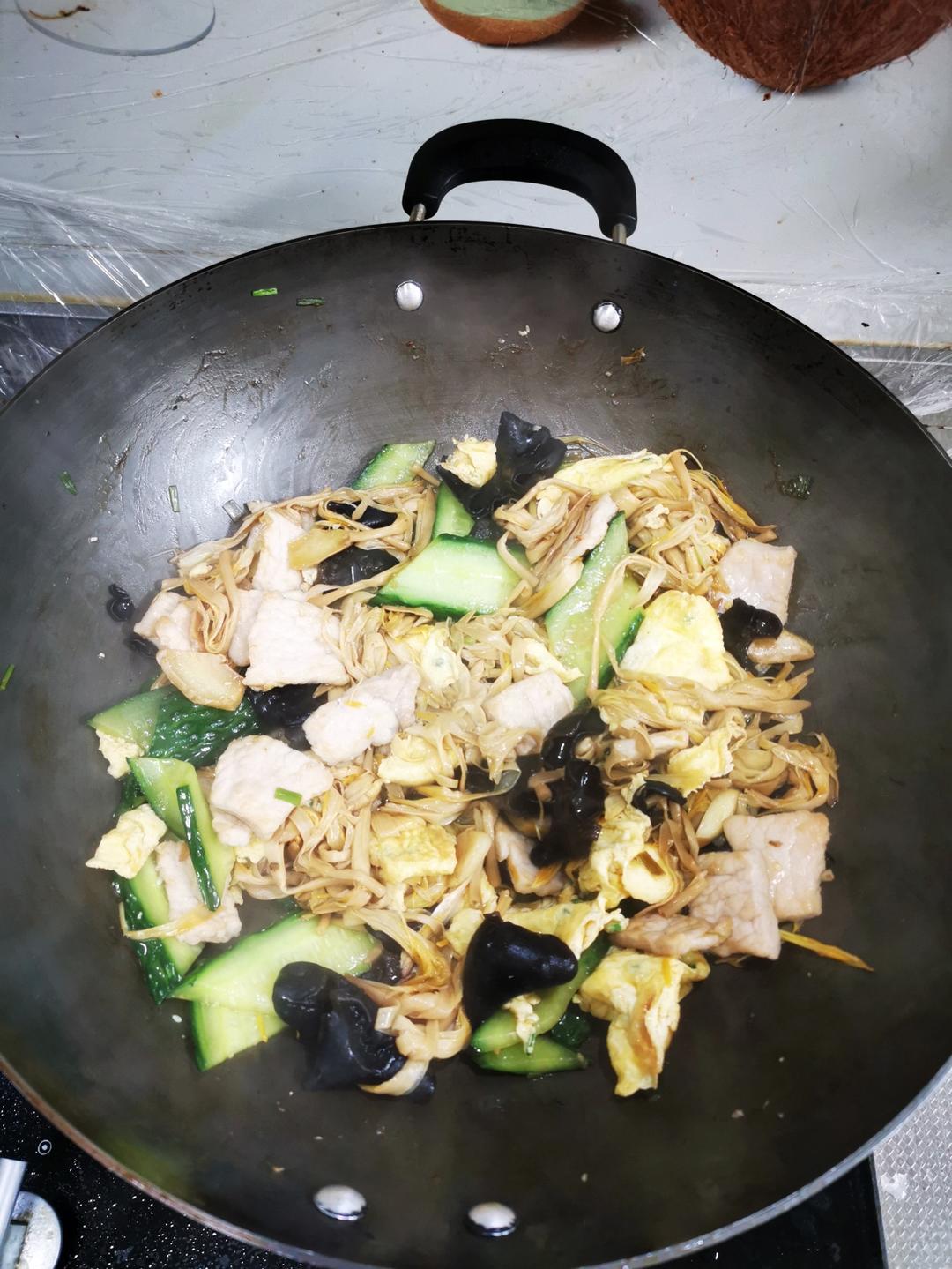 超～级正宗的木须肉（附黄瓜菱形片切法）