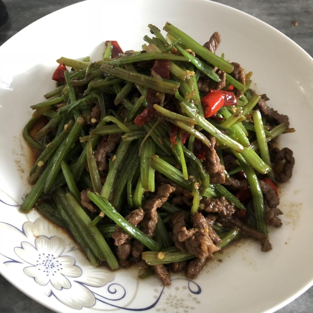 芹菜炒牛肉