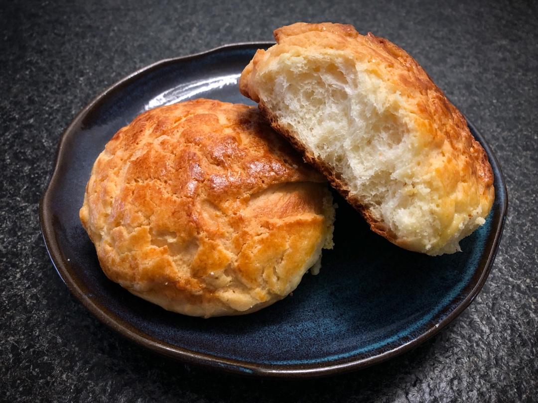 好吃到炸裂的港式菠萝包（附带制作酥皮的小视频）