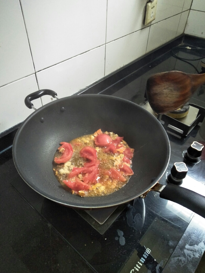夏季最下饭的菜-番茄黄瓜的做法 步骤3