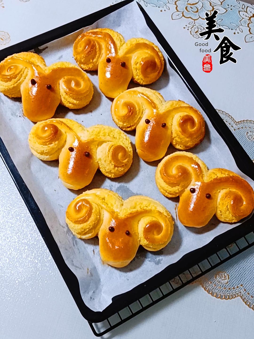 椰蓉面包 一个面团N多花式整形 心形 小羊 花环等整形视频 玛捷斯