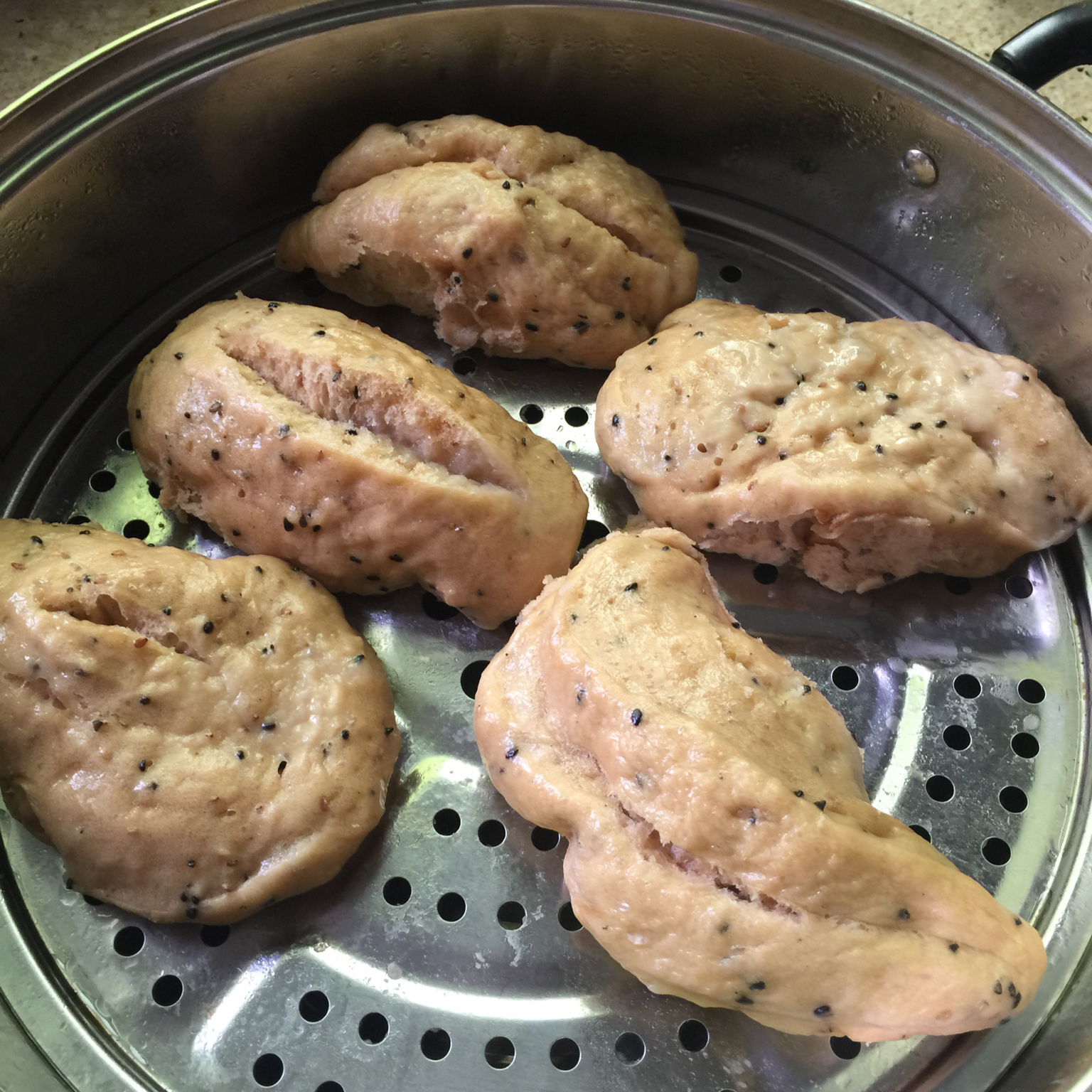 芝麻红糖面包
