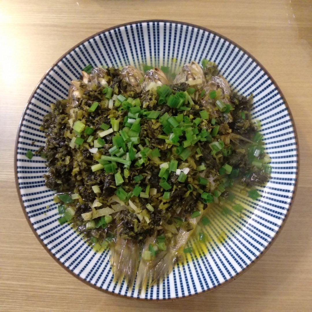咸菜蒸小黄鱼