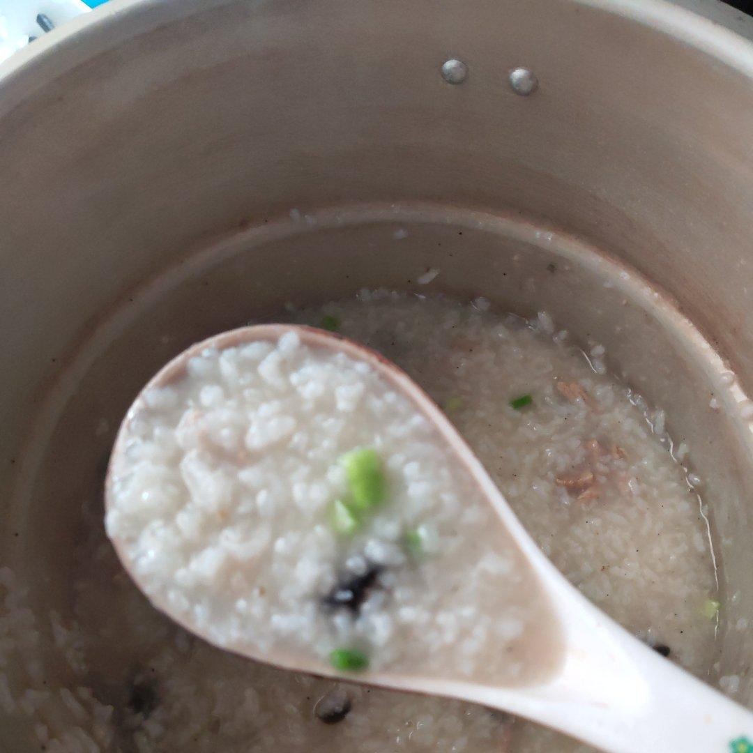 十五分钟快手之香滑皮蛋瘦肉粥(附五分钟电饭煲电压力锅更快捷方法)