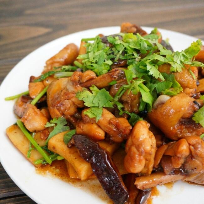 双菇炒鸡腿的做法