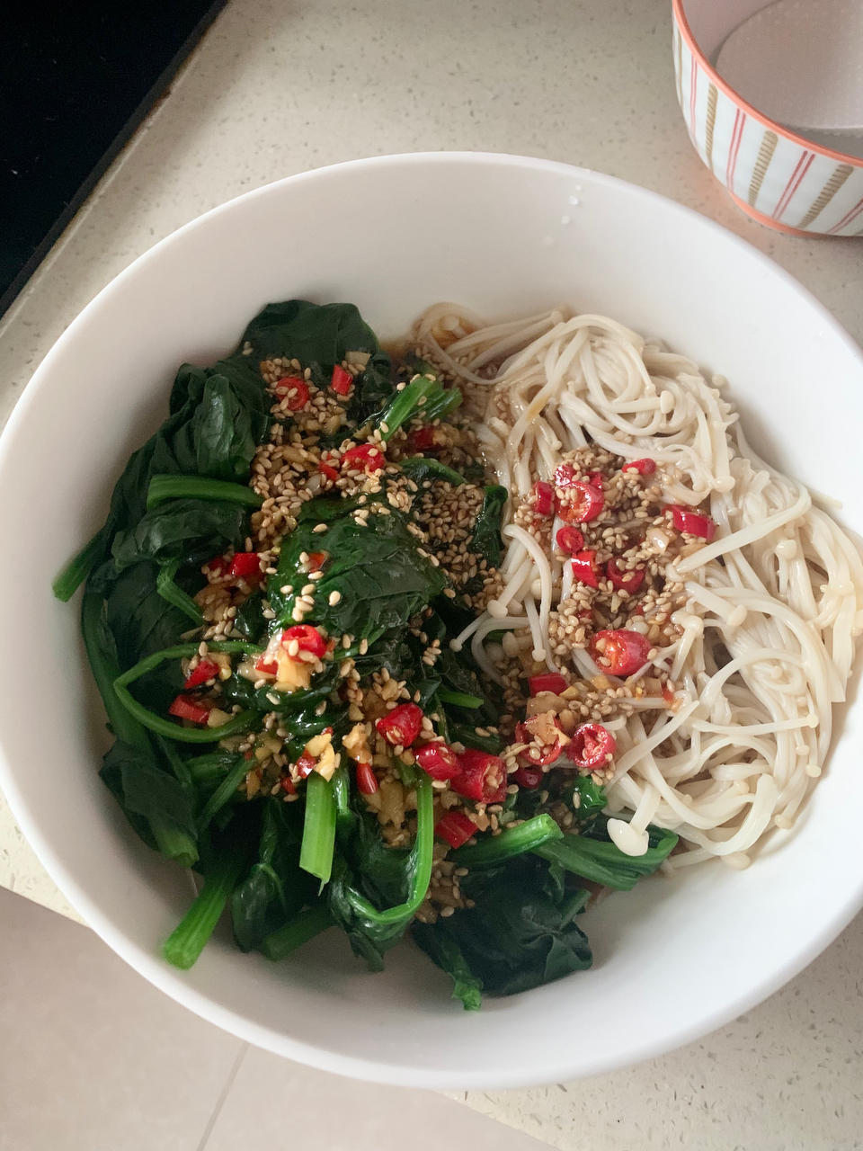 凉拌金针菇菠菜，低脂低卡又好吃，减肥必备