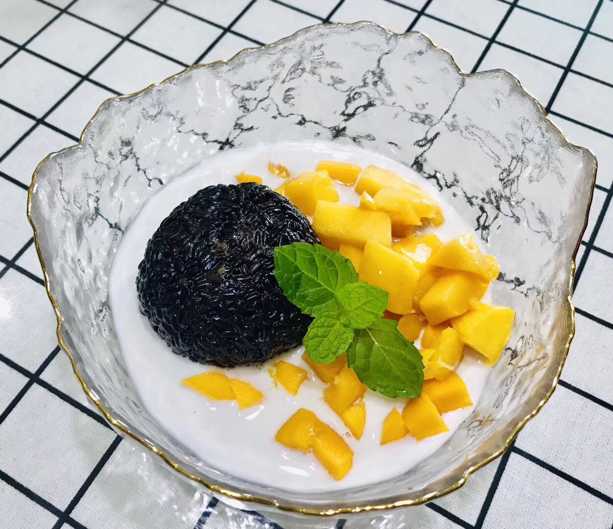 超详细的芒果黑糯米做法可以和满记甜品比一比了的做法