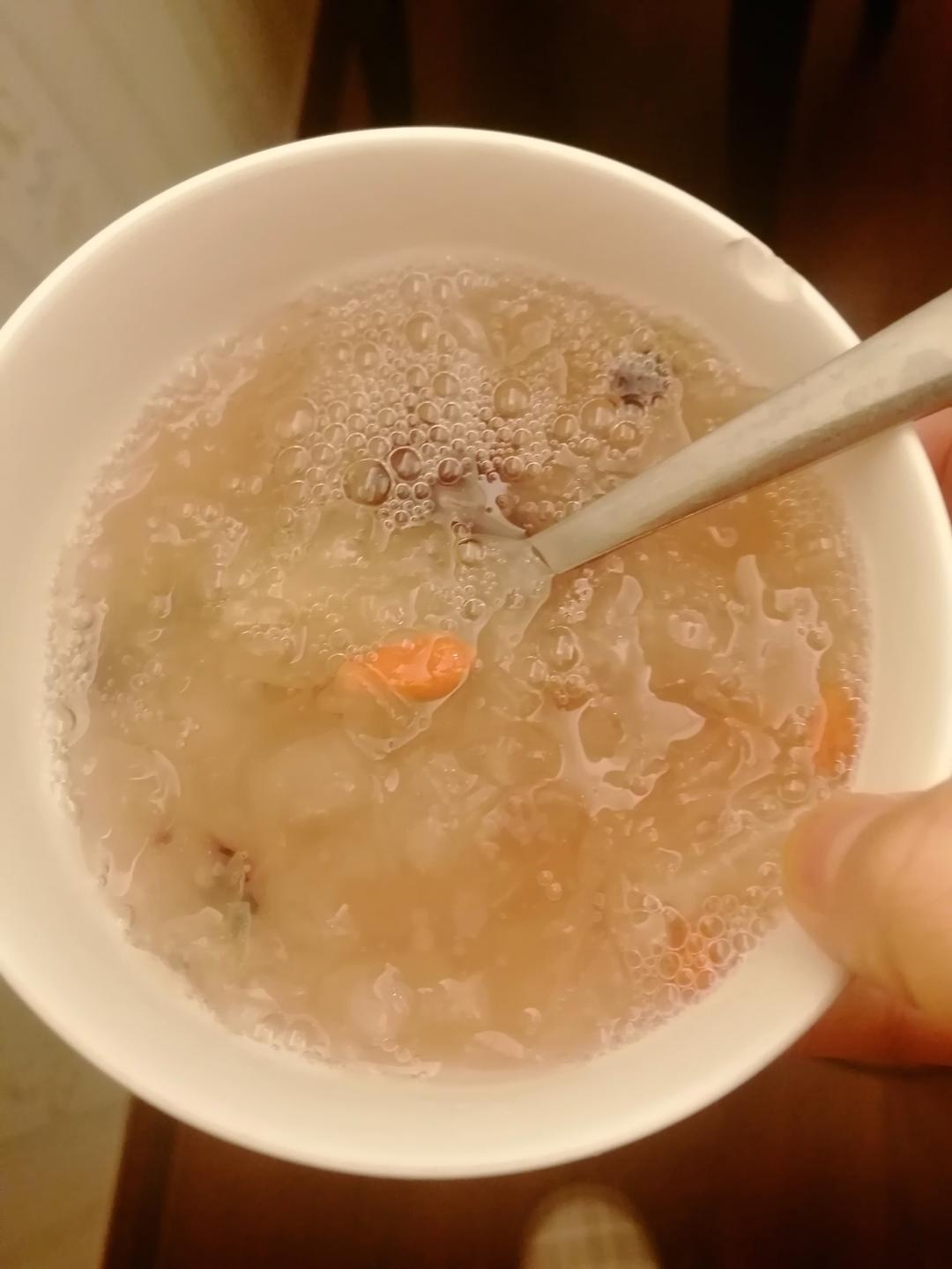 红枣银耳莲子羹