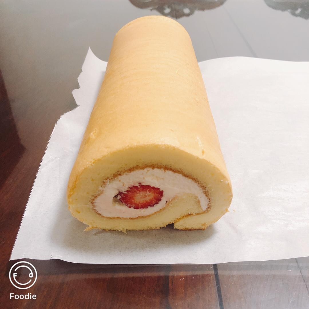 草莓蛋糕卷的做法