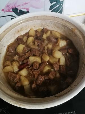 土豆炖牛肉，多吃肉御寒的做法 步骤14