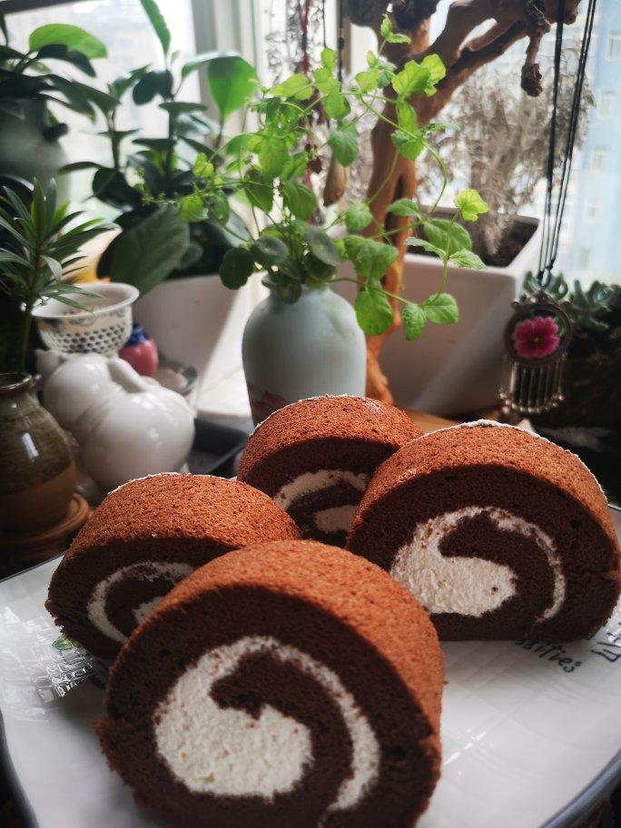 超浓郁卷不裂的巧克力蛋糕卷