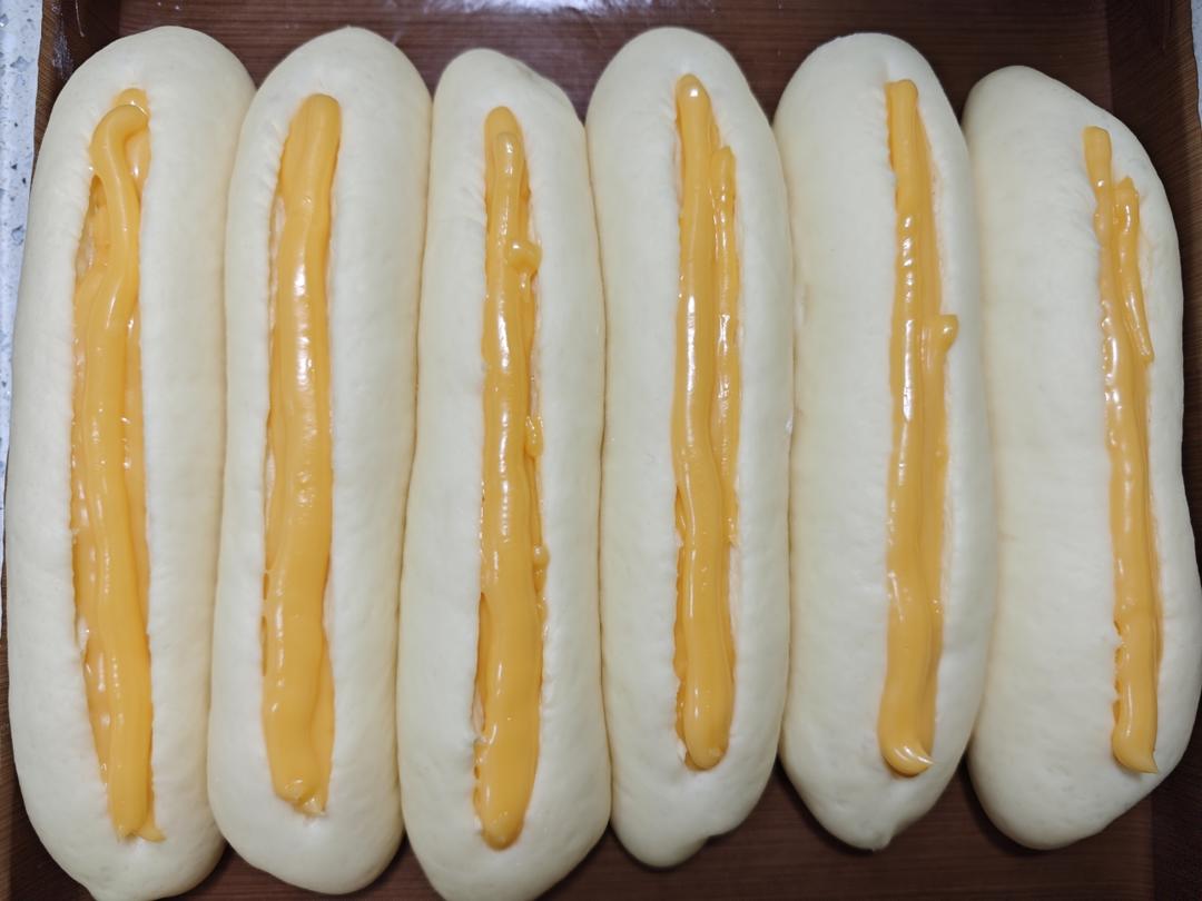 一个面团撑起一家店的台式面包—香肠面包