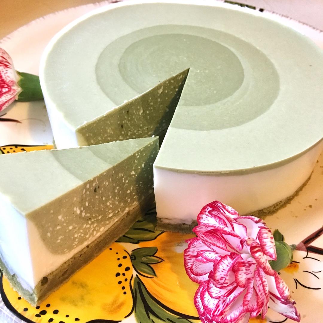 渐变抹茶慕斯蛋糕：我Amanda带着既美又作的抹茶甜点又来了！【曼食慢语】