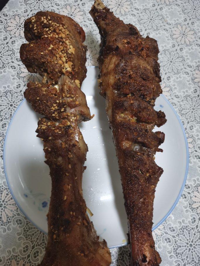 外焦里嫩烤羊腿，在家也可以撸羊腿