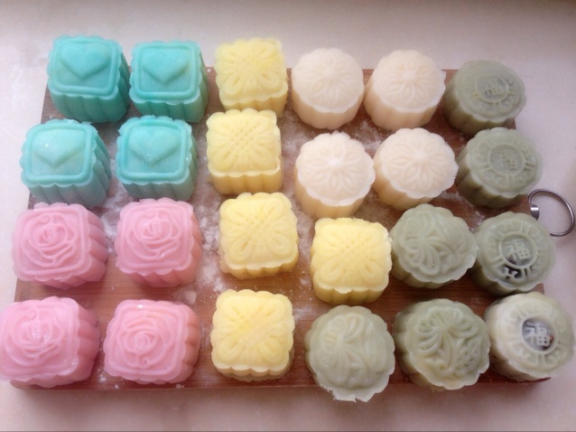 彩色冰皮月饼