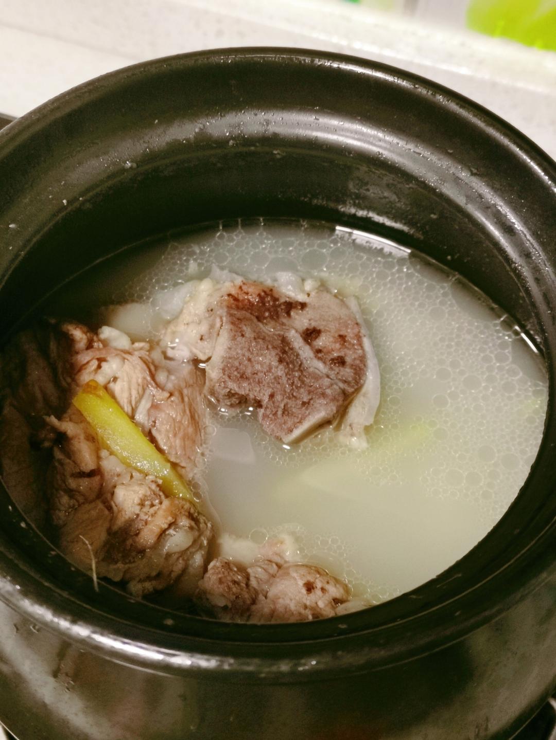 筒骨山药汤