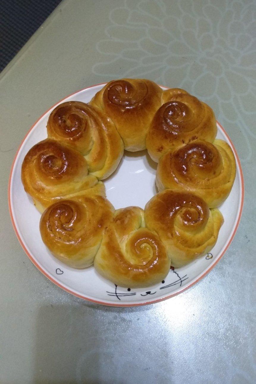 椰蓉花环面包