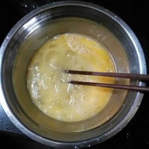 滑嫩的虾仁蛋羹的做法 步骤3