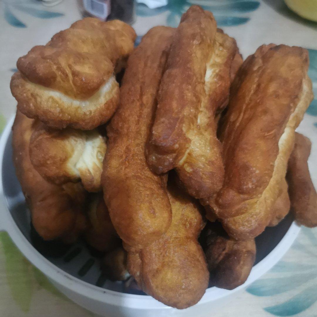 自制蓬松油条