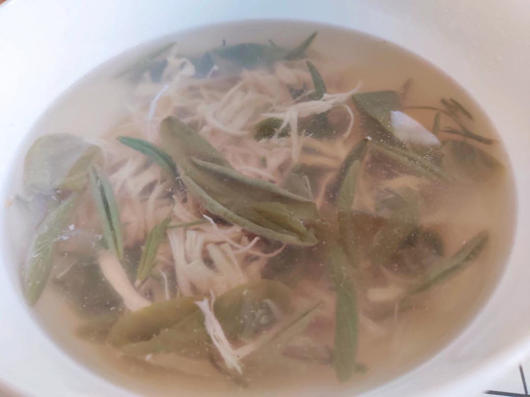 堂妈小厨——鸡丝莼菜汤