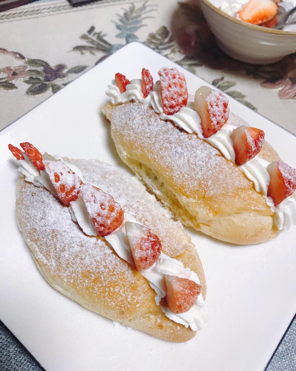 颜值奶油草莓甜心小面包