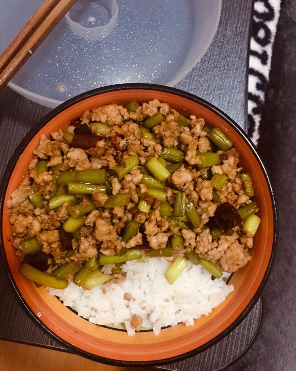 下饭菜～蒜苔肉末