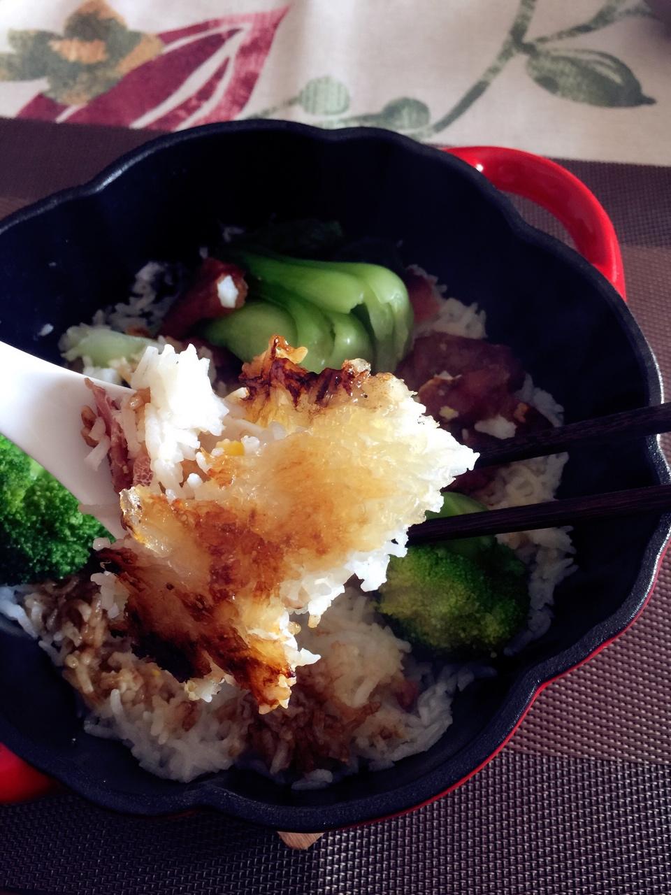 铸铁锅腊肠煲仔饭