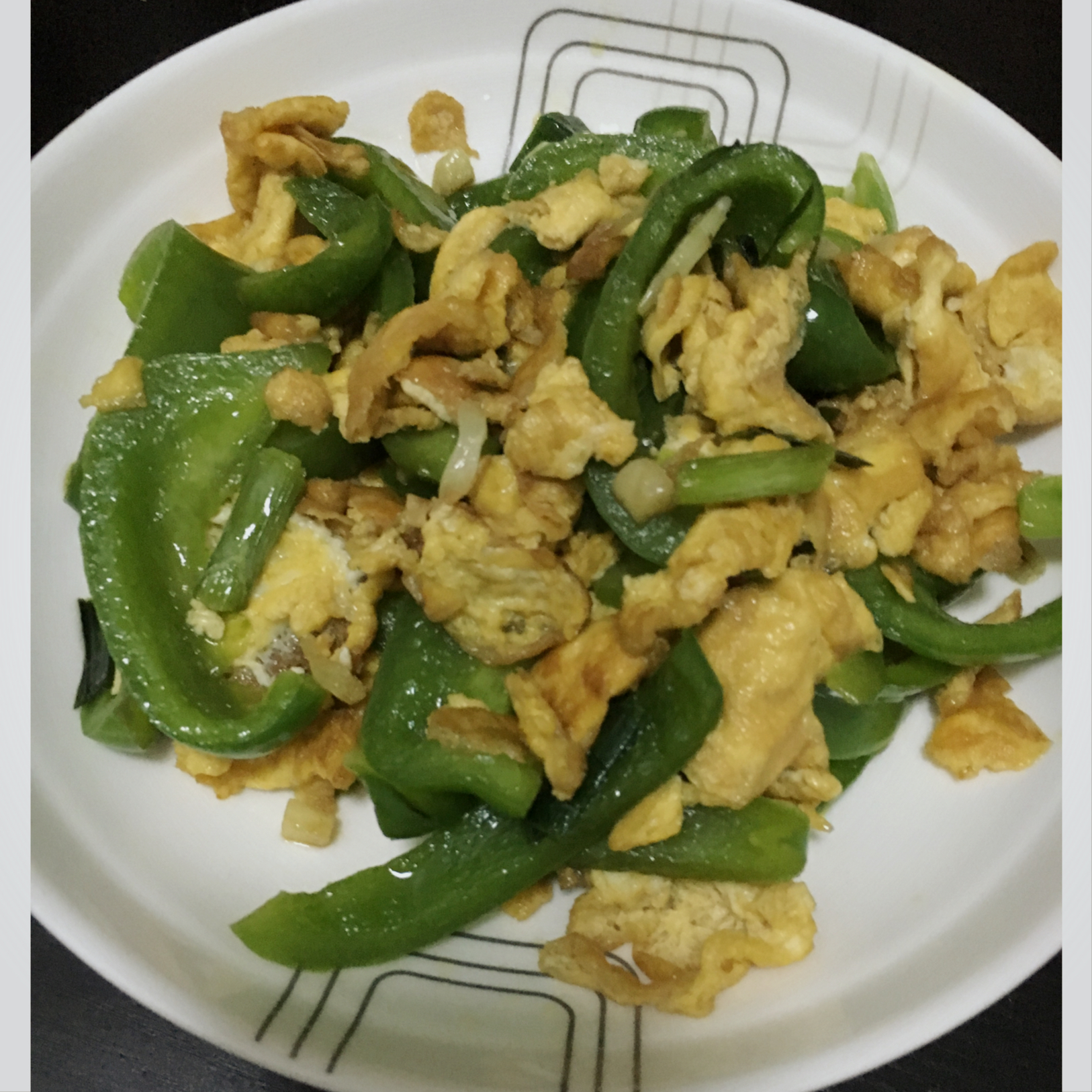 董小酥做的圆椒炒鸡蛋