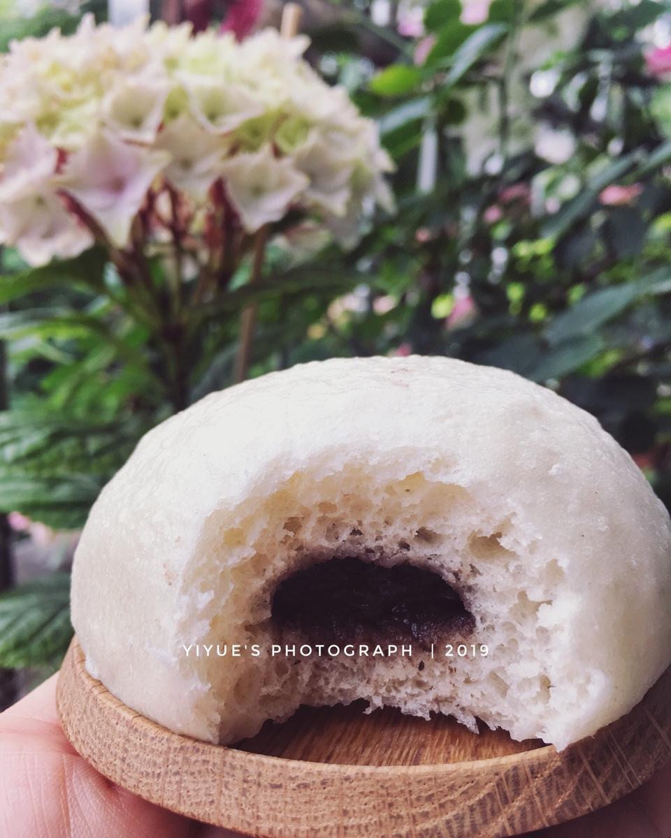 又美又暄软的——豆沙包！