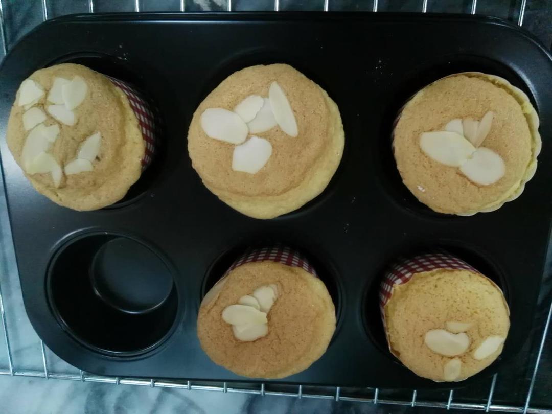 全蛋海绵纸杯蛋糕