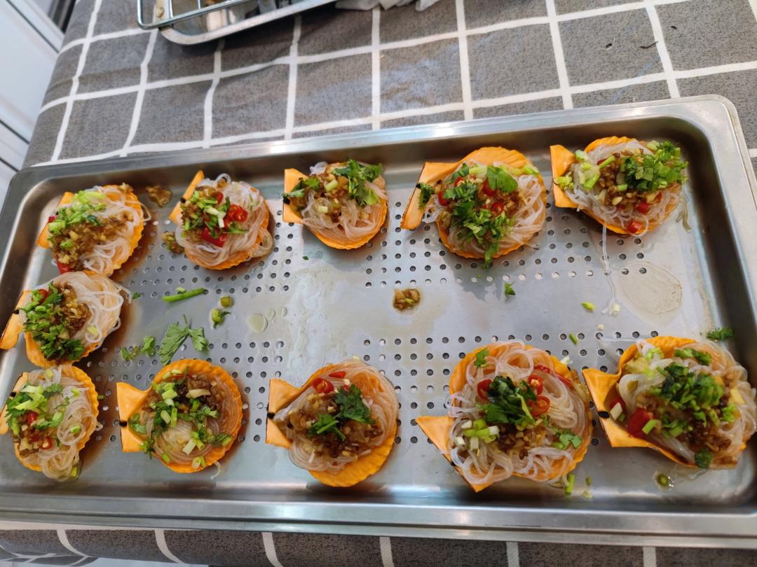 零失败的蒜蓉粉丝蒸扇贝