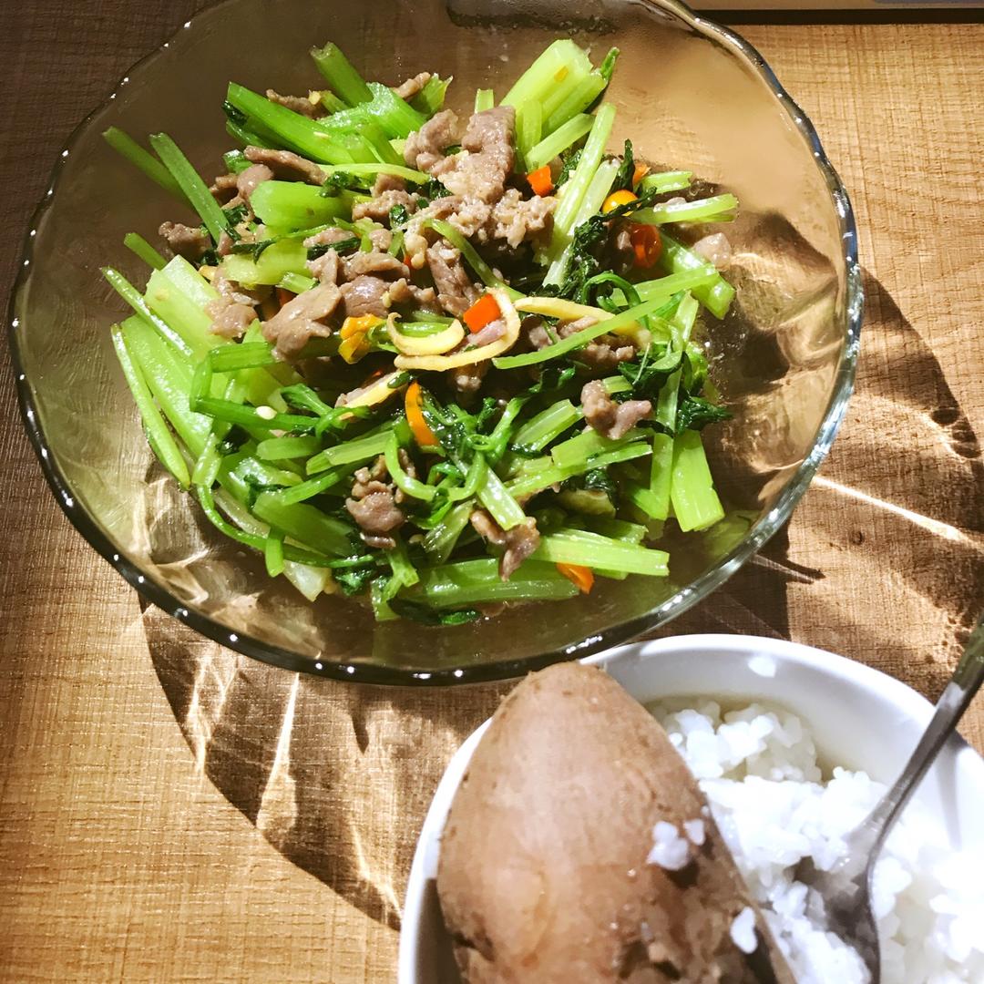 芹菜炒牛肉