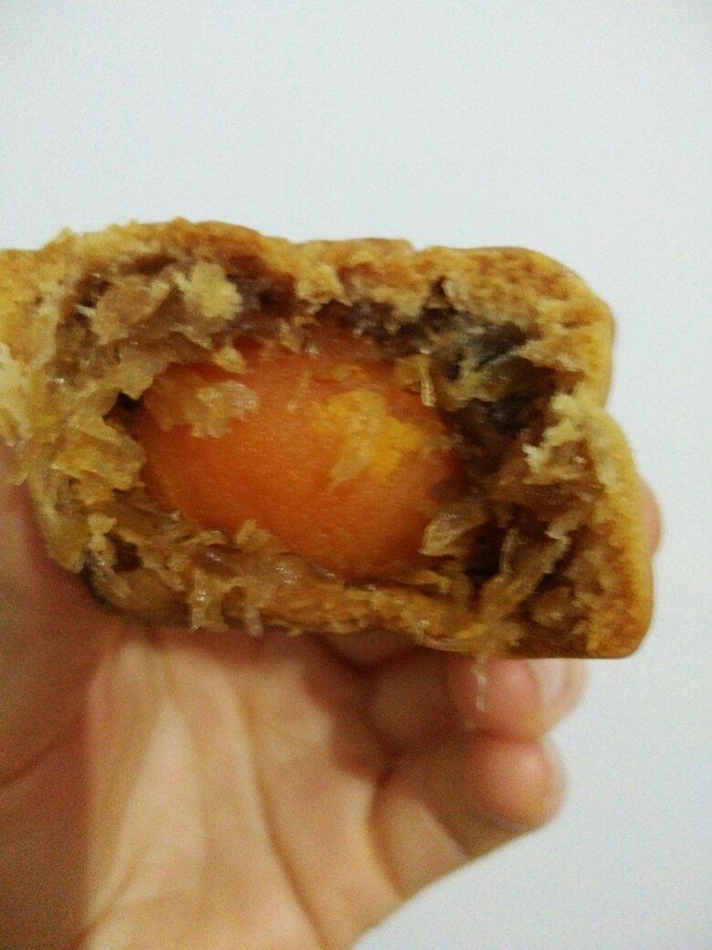 广式月饼—蛋黄冬翅月饼