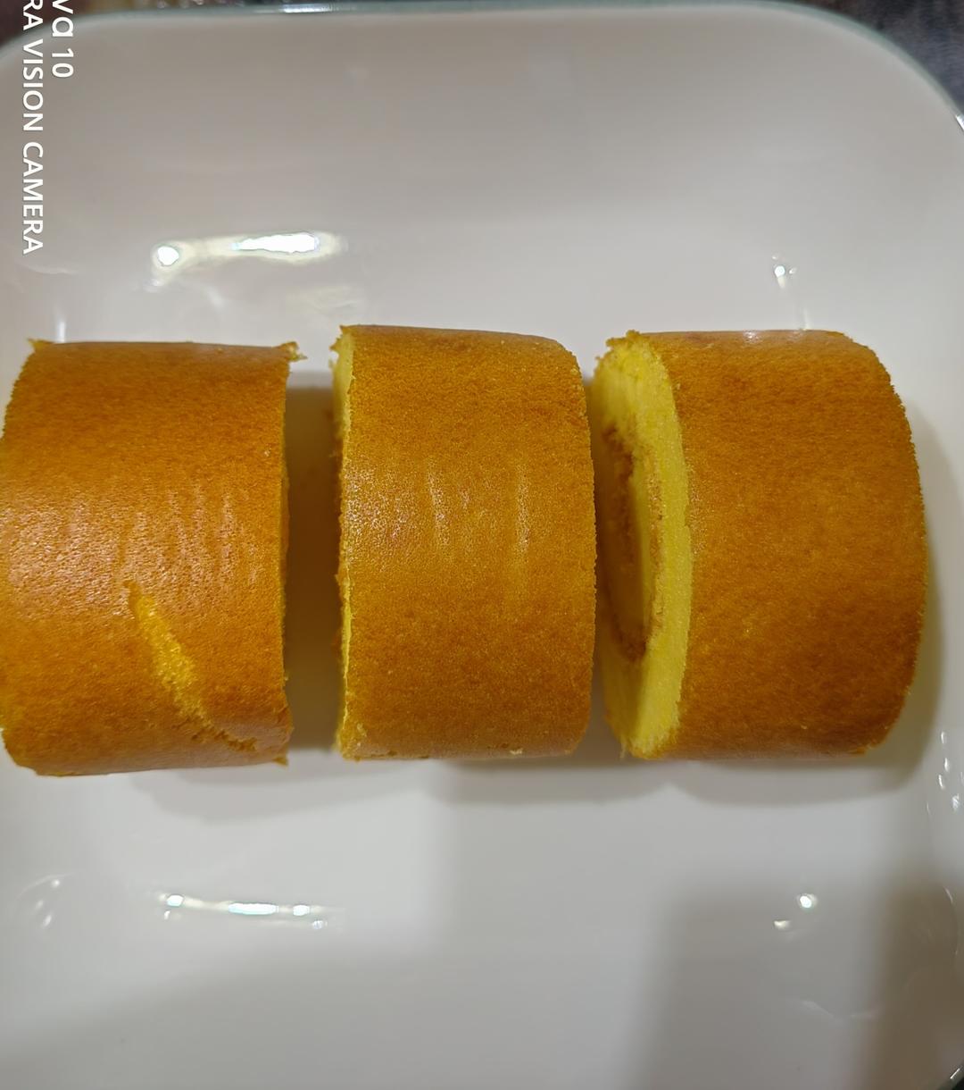 做了2卷低糖的蔓越莓蛋糕卷，给家中的2婆孙当早餐，细腻好吃不腻