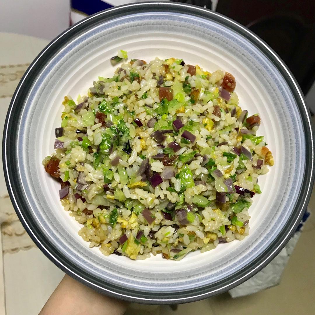 爆好吃的无敌腊肠炒饭