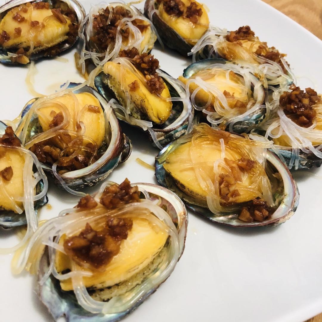 蒜蓉粉丝蒸鲍鱼