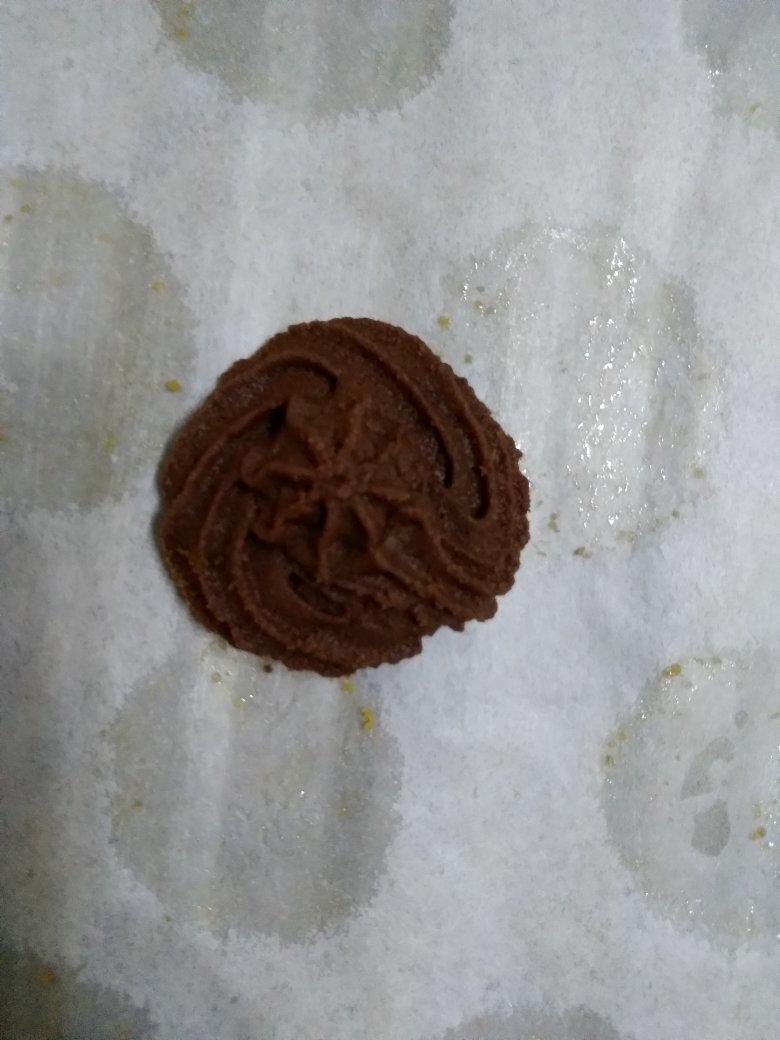 挤花毫无压力的巧克力曲奇