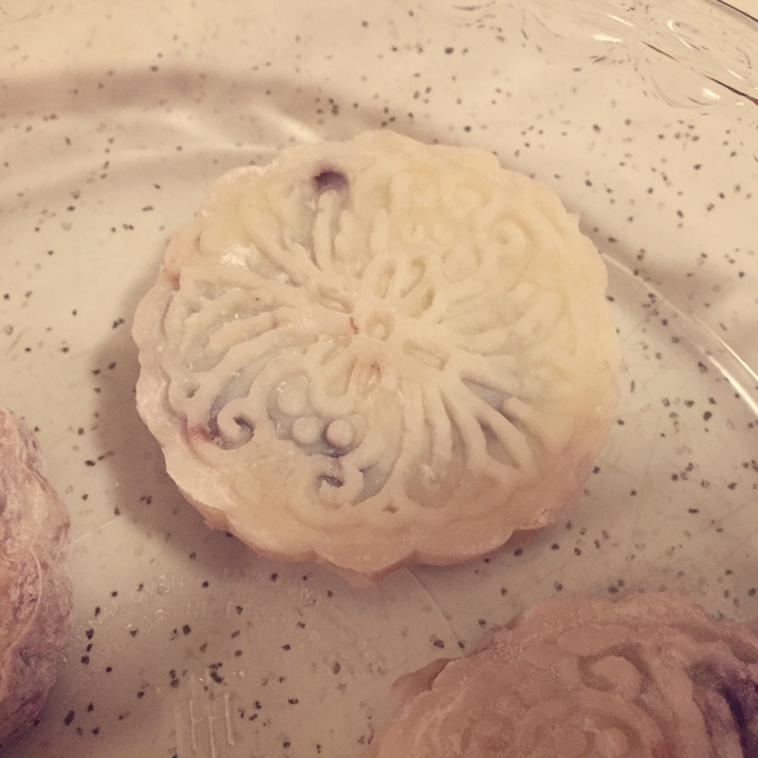 绝世好方！不开裂不粘手港式冰皮月饼（附奶黄馅做法）