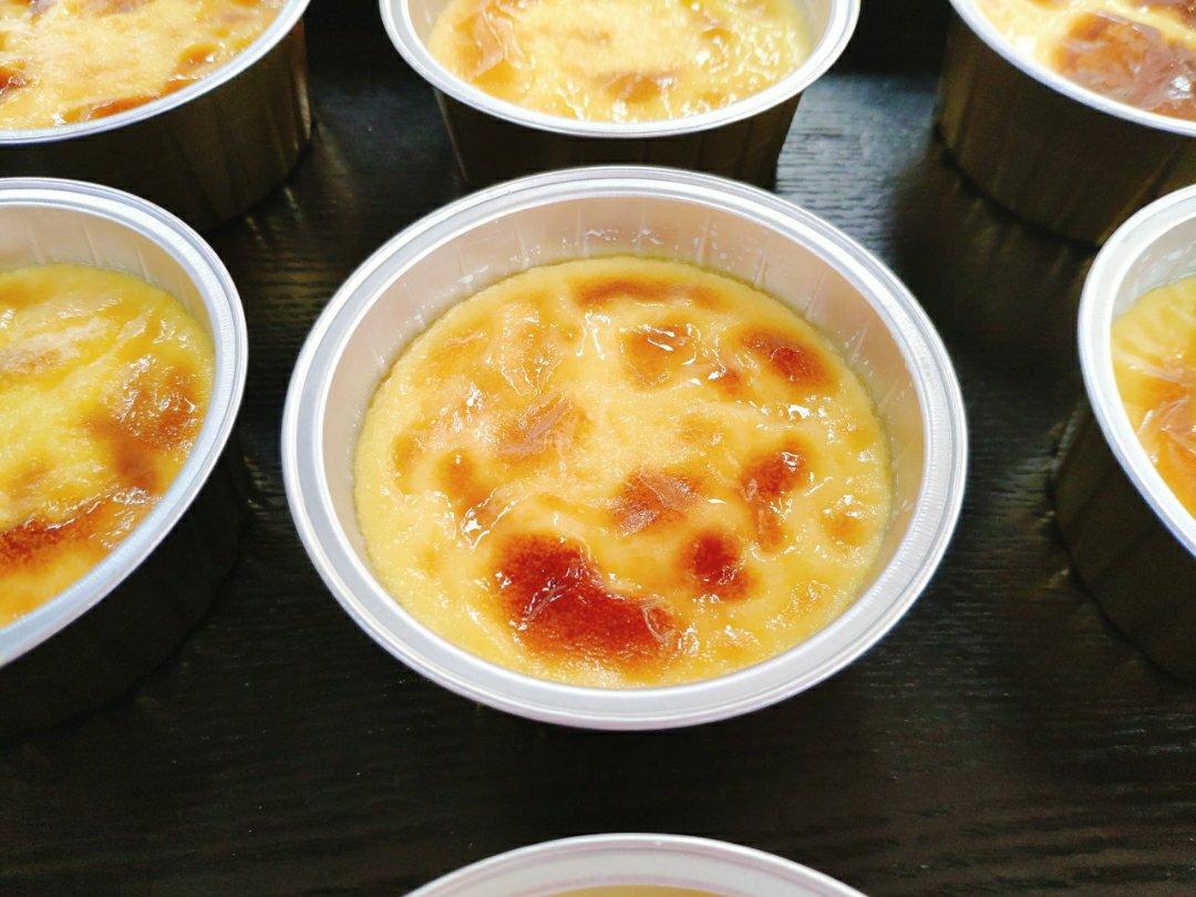 Crèmebrulée。法式烤布雷。焦糖布丁。