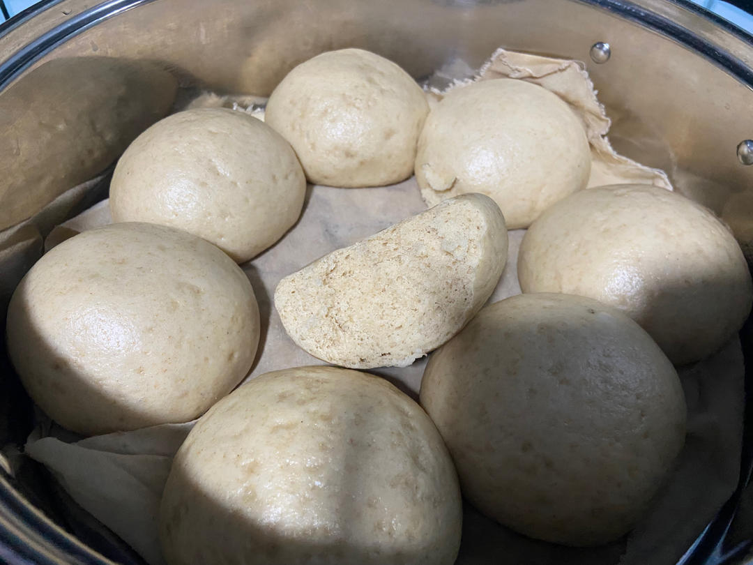 无油无糖松软的全麦馒头