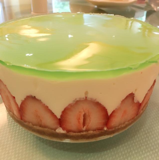 草莓酸奶芒果夹心慕斯的做法